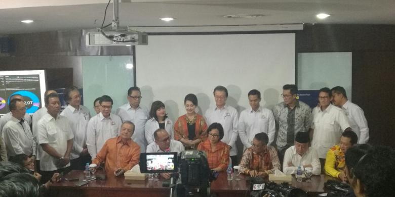 Yoga Sukmana/Kompas.com Para pengusaha Kadin bersama Menteri Keuangan Sri Mulyani menggelar jumpa per di Kantor Pusat Ditjen Pajak, Jakarta, Selasa (27/9/2016)