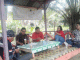 Pertemuan Bipartit ManAjer PT Sentra Area Padangsidimpuan Roni Iskandar dan Manajer SDM PT Sentra dari Kantor Pusat Medan Dorkas Manik saat pertemuan bipartit dengan sejumlah pekerja Yantek PT Sentra di Sibuhuan yang difasilitasi KC FSPMI Kabupaten Palas. (medanbisnis/ist)